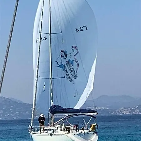 Bastion.vue Mer Et Remparts.entre Vielle Ville Et Plages Daire